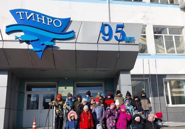 Сотрудники «ТИНРО» провели экскурсию для школьников в преддверии Дня российской науки