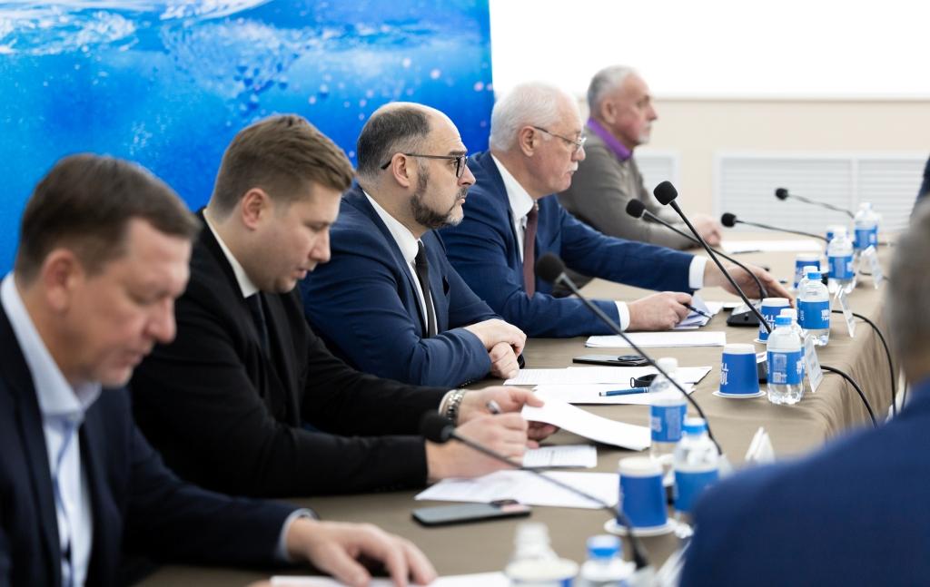 На площадке Тихоокеанского филиала ГНЦ РФ ФГБНУ «ВНИРО» («ТИНРО») 26 февраля под председательством Главы города Владивостока Константина Шестакова прошло заседание Совета по развитию промышленности на территории Владивостокского городского округа при администрации города Владивостока На площадке Тихоокеанского филиала ГНЦ РФ ФГБНУ «ВНИРО» («ТИНРО») 26 февраля под председательством Главы города Владивостока Константина Шестакова прошло заседание Совета по развитию промышленности на территории Владивостокского городского округа при администрации города Владивостока