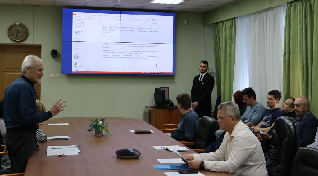 В ходе обсуждения рецензенты и научный руководитель отметили применение автором современных методов исследования, высокий уровень обработки и анализа полученных данных. В ходе обсуждения рецензенты и научный руководитель отметили применение автором современных методов исследования, высокий уровень обработки и анализа полученных данных.
