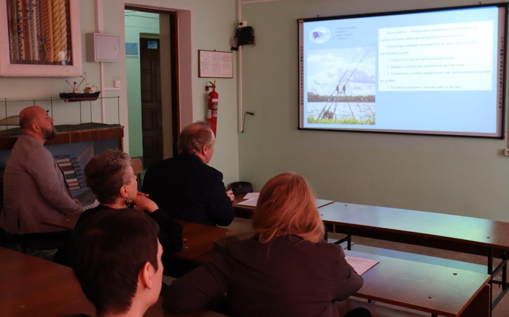 Доклад «Любительское рыболовство во внутренних водах Приморского края в 2025г.» был посвящён сбору, обобщению и формализации данных об осуществлении рыболовства рыбаками-любителями во внутренних водах Приморского края в 2025 г. Анализ этих сведений нужен для корректной оценки среднедушевого потребления рыбной продукции в регионе 