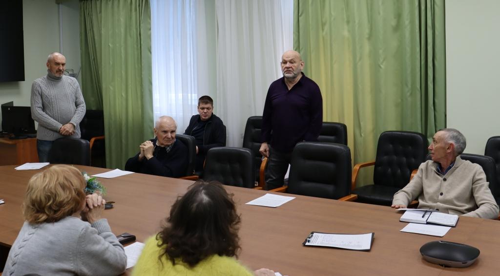 С учётом циклических колебаний запаса морского ежа палевого в акватории подзоны Приморье, выделенный объём рекомендованного вылова на 2026 год (10 тонн) не окажет негативного влияния на состояние популяции этого глубоководного представителя иглокожих С учётом циклических колебаний запаса морского ежа палевого в акватории подзоны Приморье, выделенный объём рекомендованного вылова на 2026 год (10 тонн) не окажет негативного влияния на состояние популяции этого глубоководного представителя иглокожих