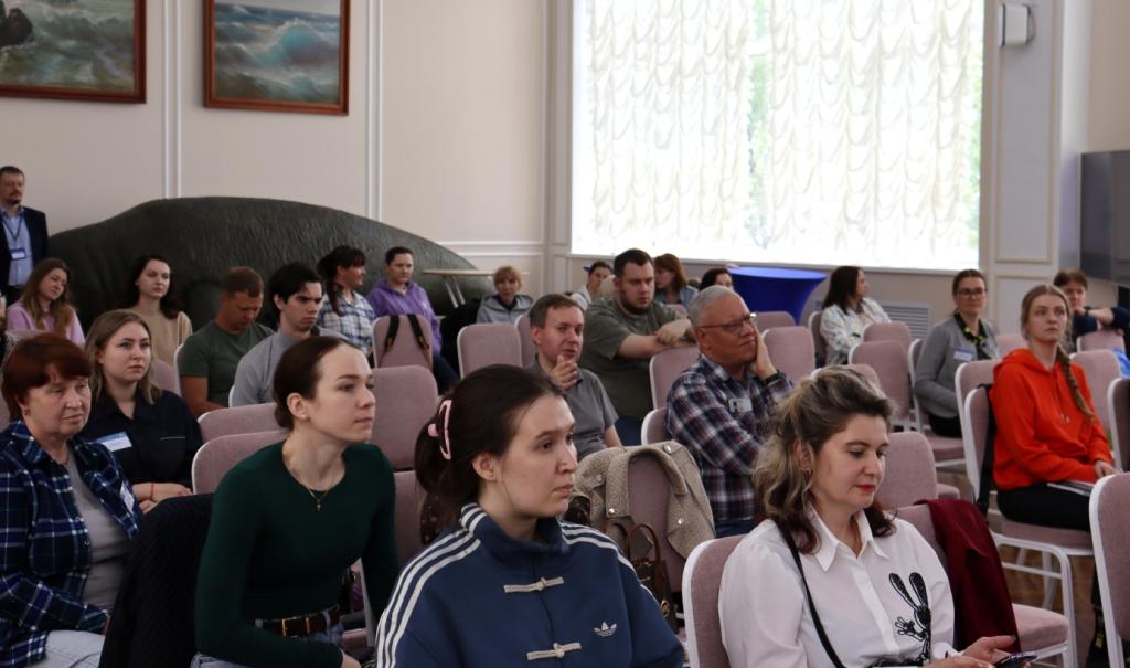 После уточняющих вопросов со стороны слушателей всем участникам были вручены сертификаты о прохождении курса повышения квалификации в объёме 16 часов. После уточняющих вопросов со стороны слушателей всем участникам были вручены сертификаты о прохождении курса повышения квалификации в объёме 16 часов.