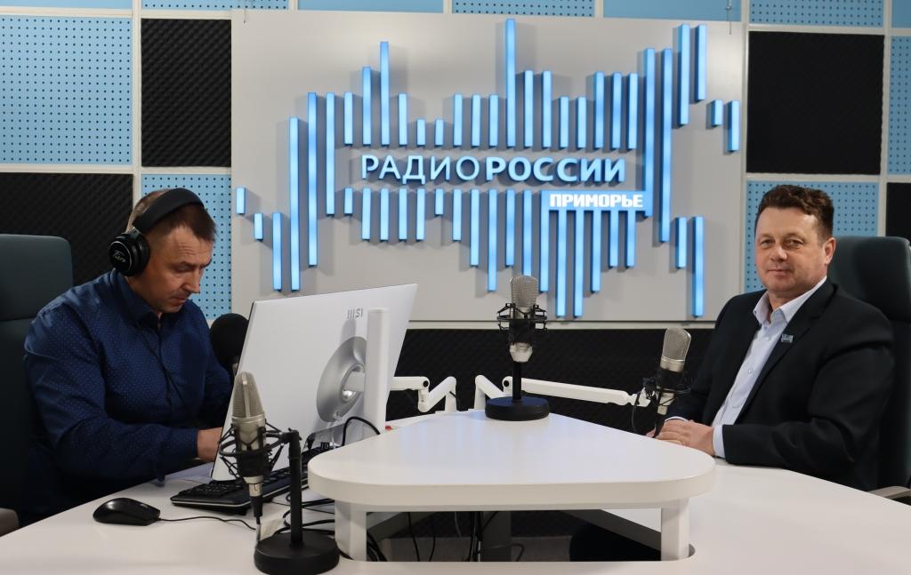 Информационная программа «ВЕСТИ: ПРИМОРЬЕ» выпустила видеосюжет «Почему тропические рыбы все чаще заходят в Приморье?» 