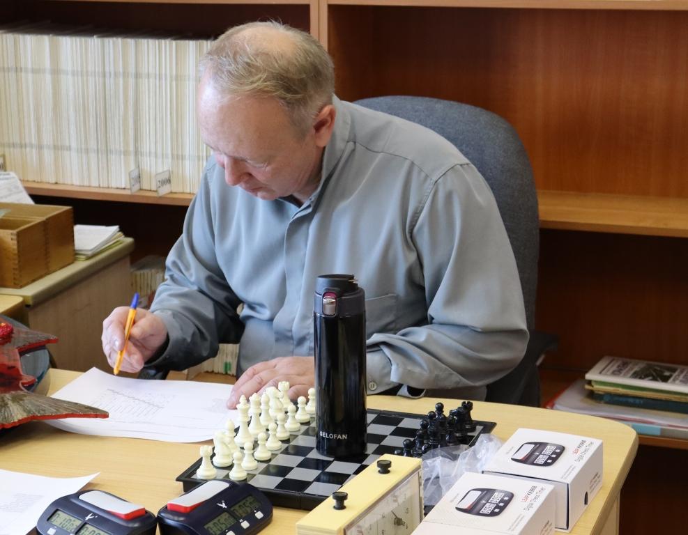 В качестве судьи выступил Денис Измятинский – к.б.н., ведущий научный сотрудник лаборатории биологических ресурсов дальневосточных и арктических морей