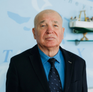 Якуш Евгений Валентинович